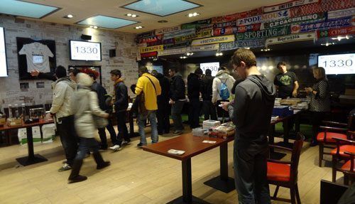 akihabara-blues-marca-player-mercadillo-solidario-2012-foto2