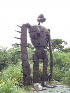 Estatua de El Gigante de Hierro en el Museo Ghibli Estatua de El Gigante de Hierro en el Museo Ghibli