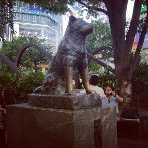 La estatua de Hachiko en Shibuya La estatua de Hachiko en Shibuya