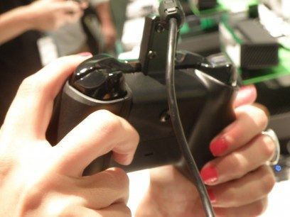 Gamescom mando xbox one trasera