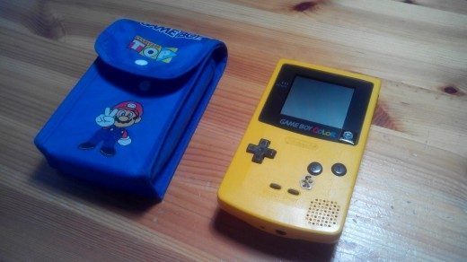 Caja consola Game Boy Color Pokemon. Fácil montaje