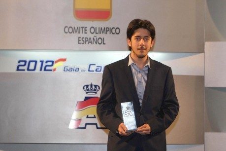 Fernando Guerrero Ortega tras recibir el primer premio del Trofeo RFacting Fórmula Online 2012.