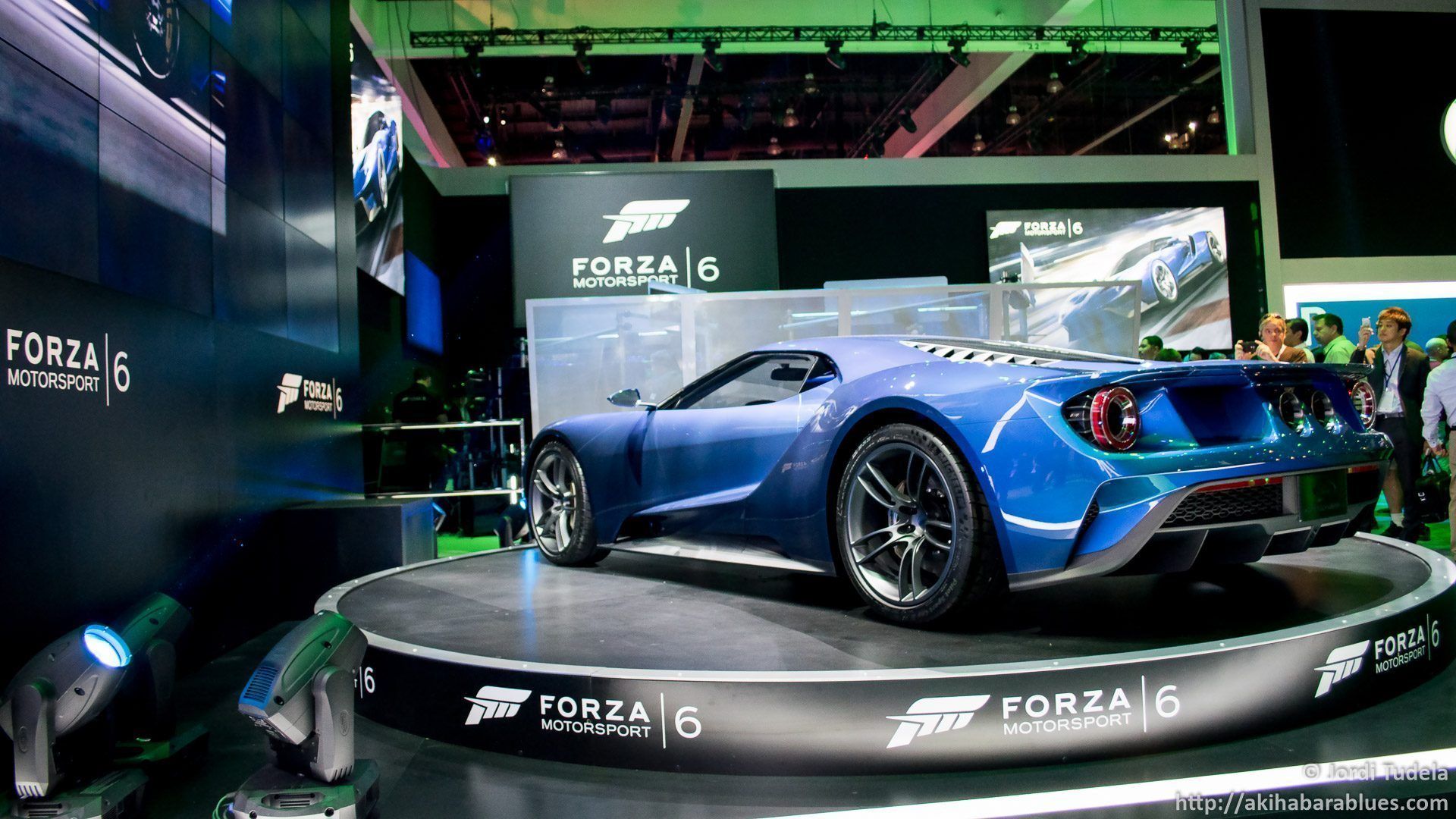 Cochazo para promocionar Forza 6 en el E3 2015. MS no se anda con chiquitas.