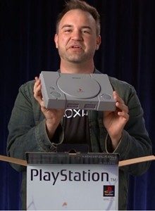 Sony hace un unboxing de la PlayStation original por el 20 aniversario
